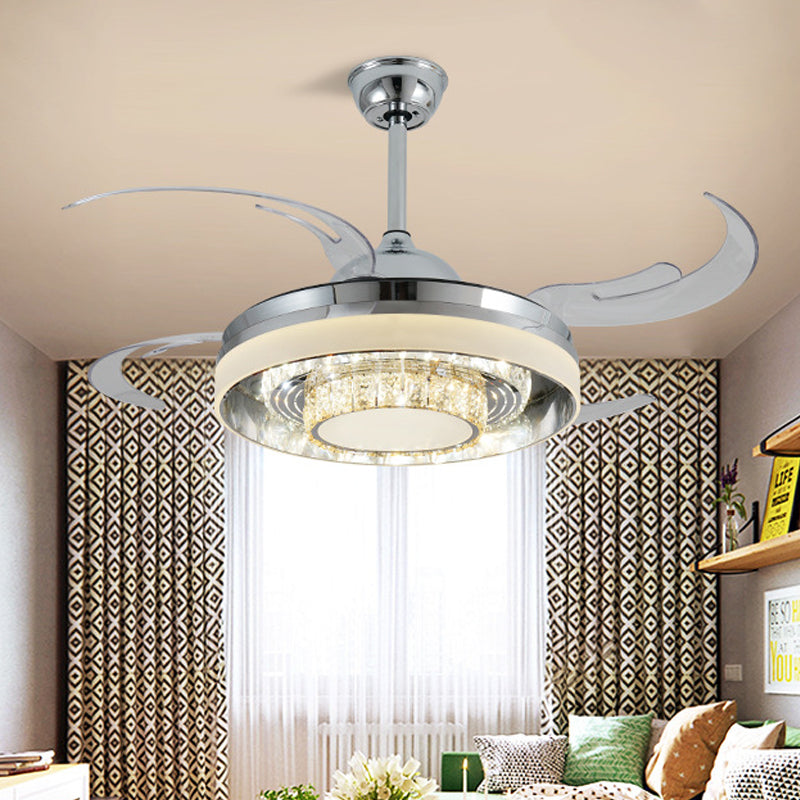 Ronde acrylhangende ventilatorlamp Modernist LED 42 "W woonkamer semi -montage verlichting in zilver met kristallen accent, 4 heldere messen