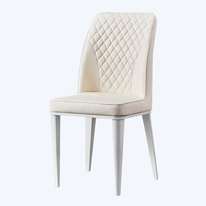 Silla lateral interior escandinava Silla de comedor con respaldo sólido tapizada de metal