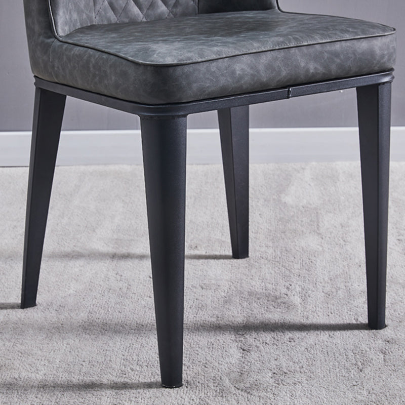 Silla lateral interior escandinava Silla de comedor con respaldo sólido tapizada de metal