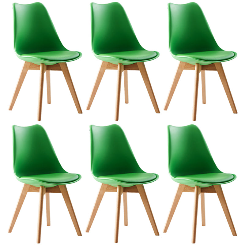 Chaise latéral intérieure scandinave solide chaise de salle à manger rembourrée avec des pattes en bois