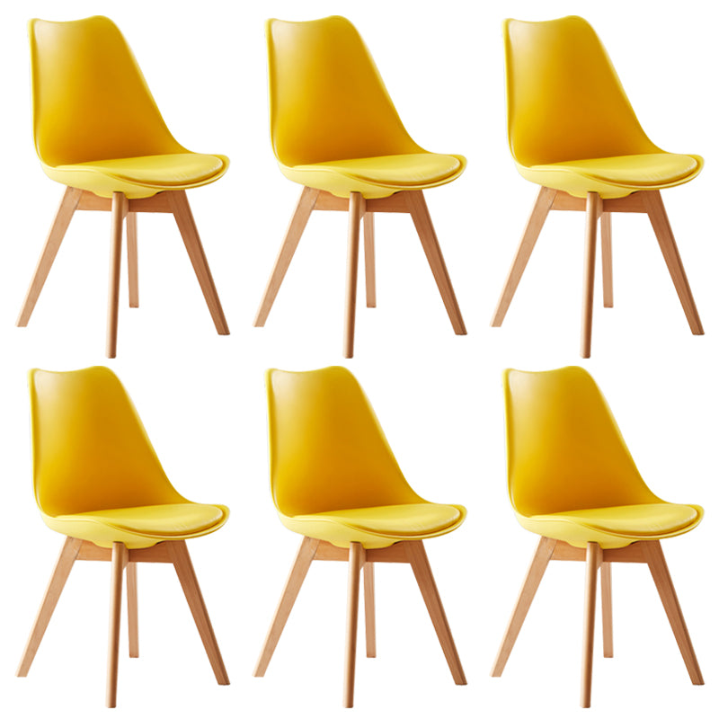 Chaise latéral intérieure scandinave solide chaise de salle à manger rembourrée avec des pattes en bois