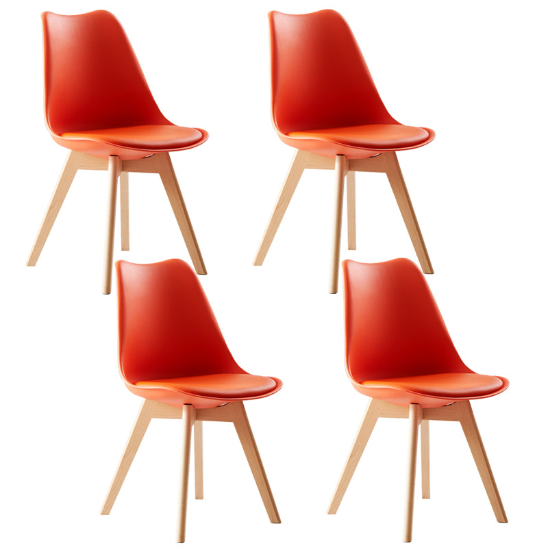 Chaise latéral intérieure scandinave solide chaise de salle à manger rembourrée avec des pattes en bois
