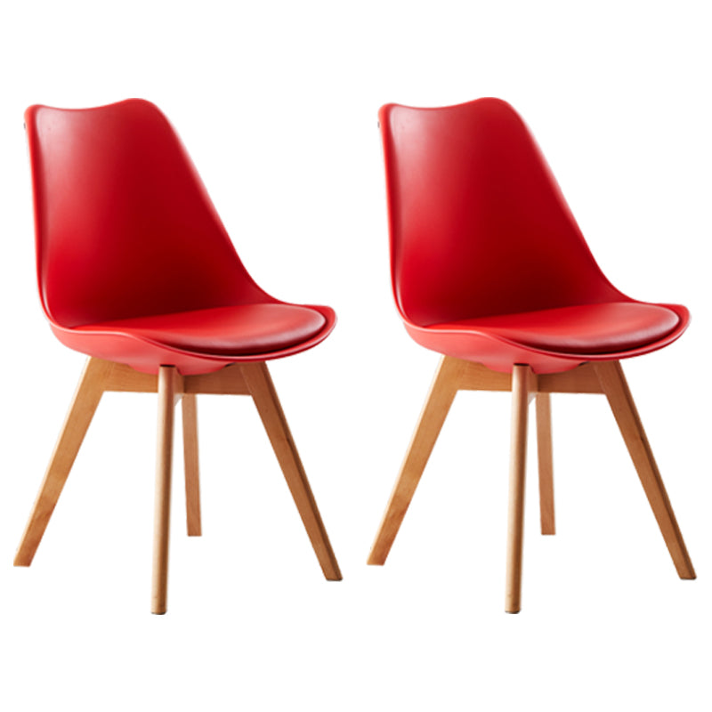 Chaise latéral intérieure scandinave solide chaise de salle à manger rembourrée avec des pattes en bois