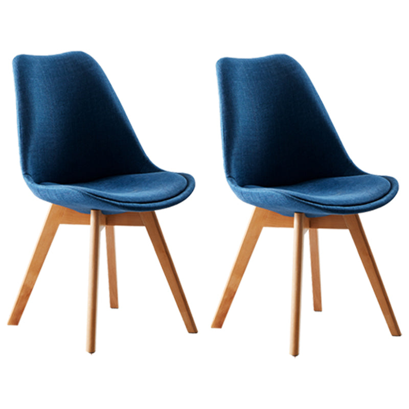Chaise latéral intérieure scandinave solide chaise de salle à manger rembourrée avec des pattes en bois