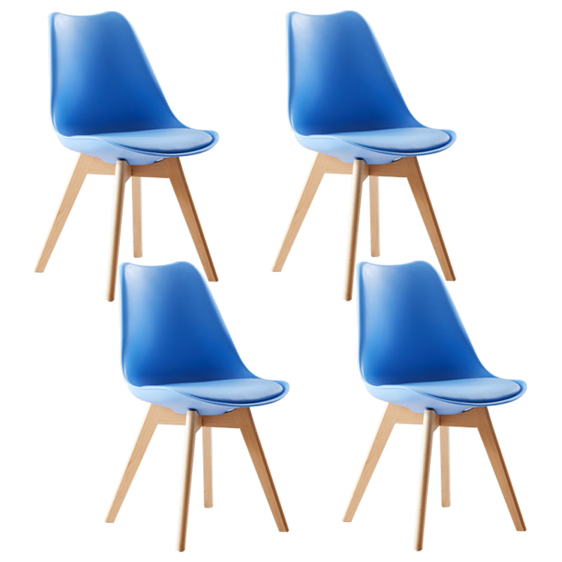 Chaise latéral intérieure scandinave solide chaise de salle à manger rembourrée avec des pattes en bois