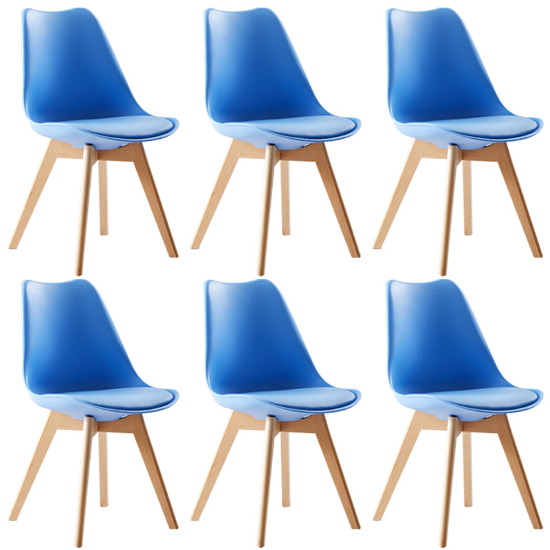 Chaise latéral intérieure scandinave solide chaise de salle à manger rembourrée avec des pattes en bois