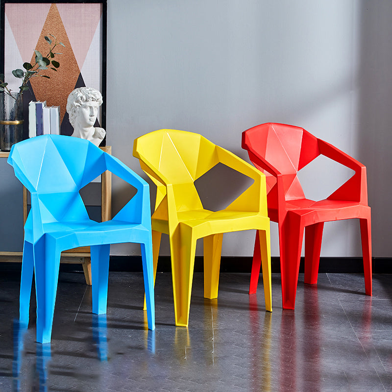 Silla lateral apilable con respaldo de listones de estilo moderno, sillas de comedor de plástico para uso doméstico