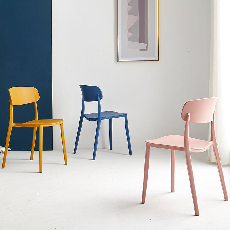 Chaise latérale de restaurant en plastique scandinave, couleurs bonbon, chaise de salle à manger à dossier ouvert