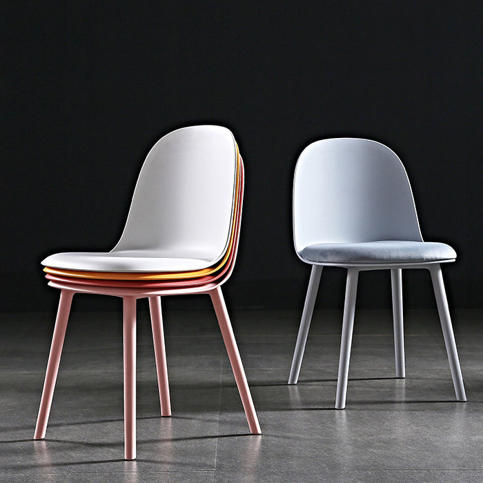 Chaise d'appoint de restaurant scandinave en plastique, finition mate, chaise de salle à manger Parsons (Ensemble de 4)