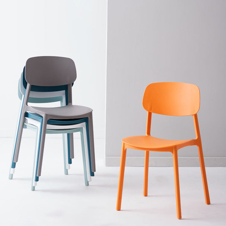 Silla auxiliar de plástico escandinavo para sala de conferencias, silla de comedor con respaldo abierto (juego de 4)