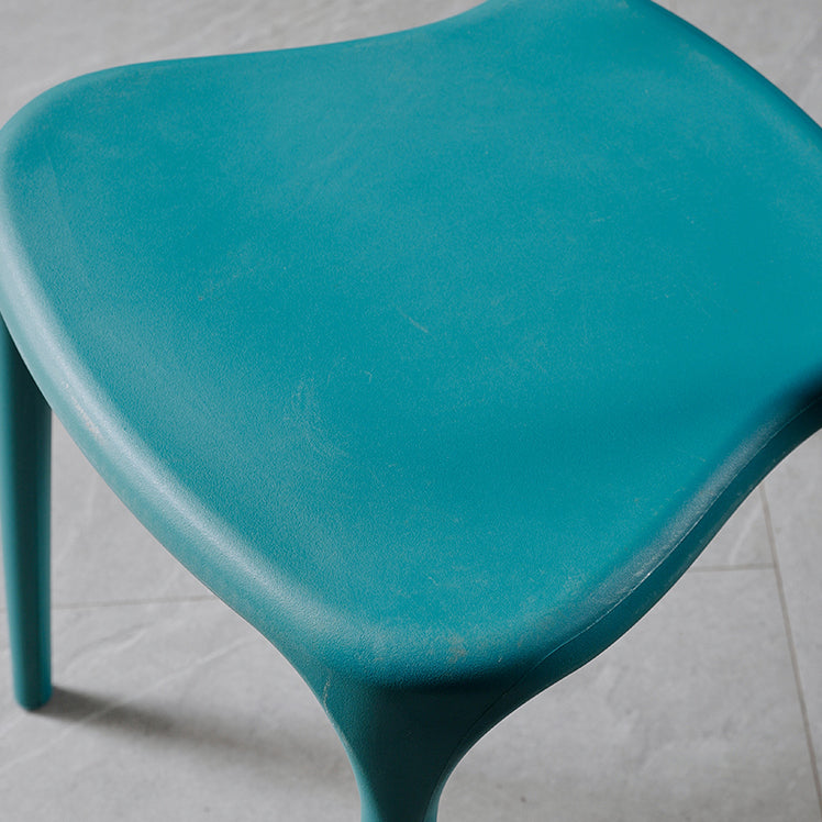 Chaises de salle à manger sans accoudoirs en plastique Chaises d'appoint empilables scandinaves (Ensemble de 4)