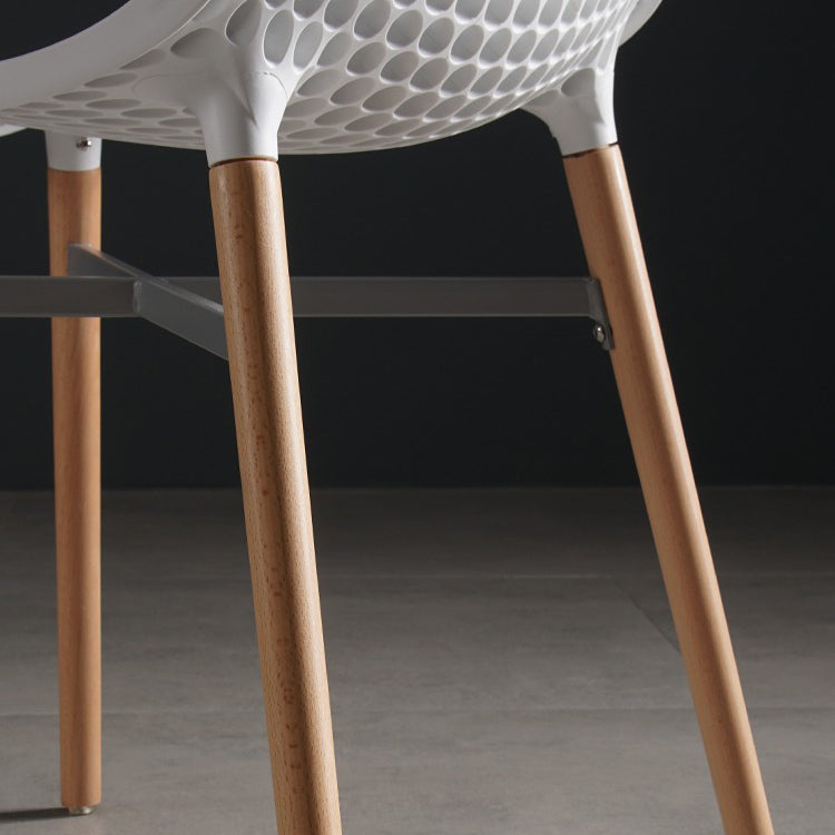 Chaise de salle à manger en plastique de style scandinave, sans accoudoirs, à dossier solide, avec pieds en bois