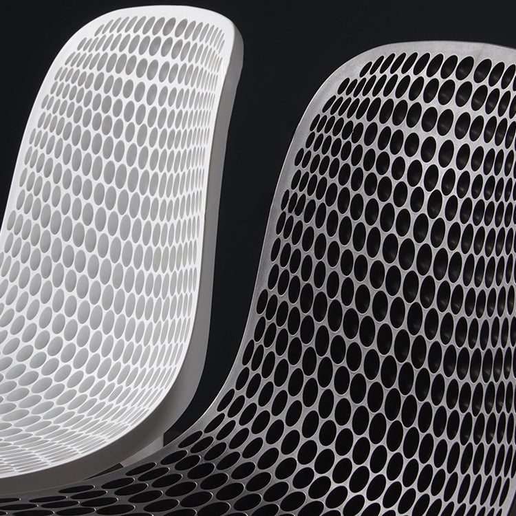 Chaise de salle à manger en plastique de style scandinave, sans accoudoirs, à dossier solide, avec pieds en bois