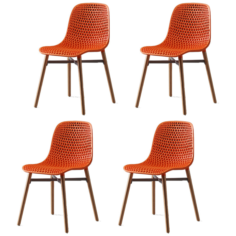 Chaise de salle à manger en plastique de style scandinave, sans accoudoirs, à dossier solide, avec pieds en bois