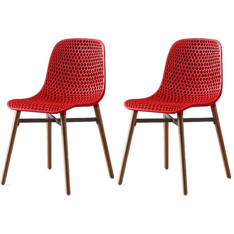 Chaise de salle à manger en plastique de style scandinave, sans accoudoirs, à dossier solide, avec pieds en bois