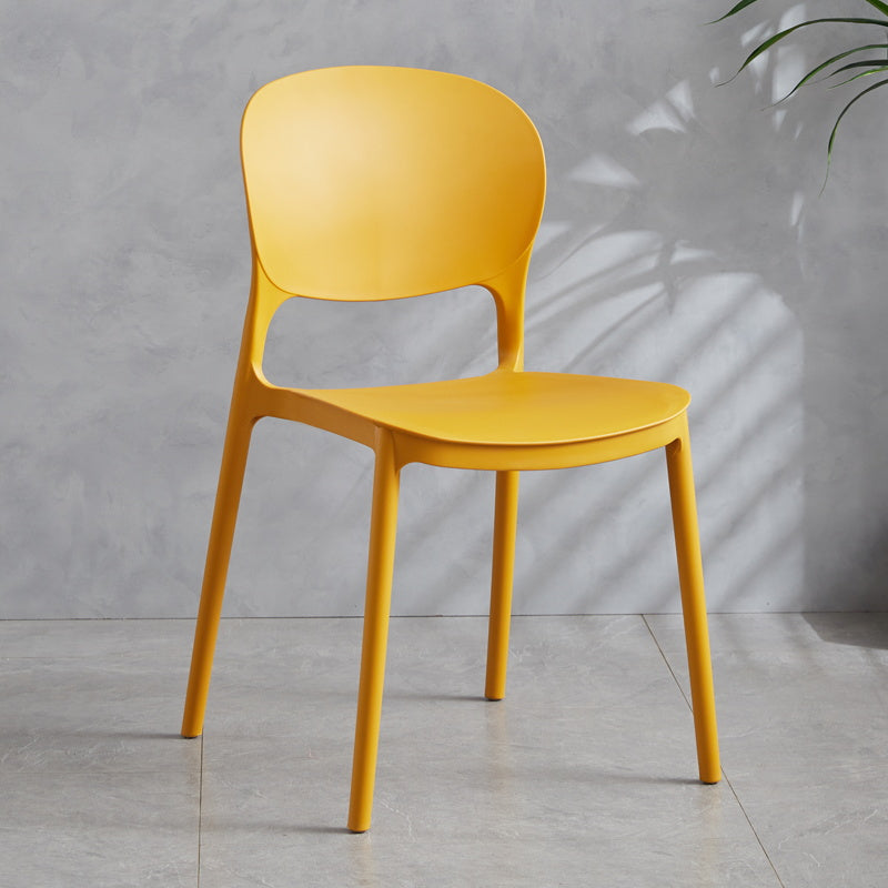 Silla de comedor escandinava de plástico sin brazos, sillas auxiliares apilables (juego de 4)