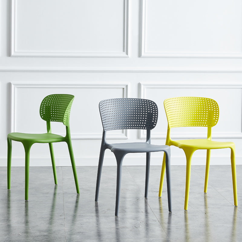 Chaises d'appoint de salle à manger empilables en plastique Chaises de salle à manger sans accoudoirs à dossier ouvert (Ensemble de 4)