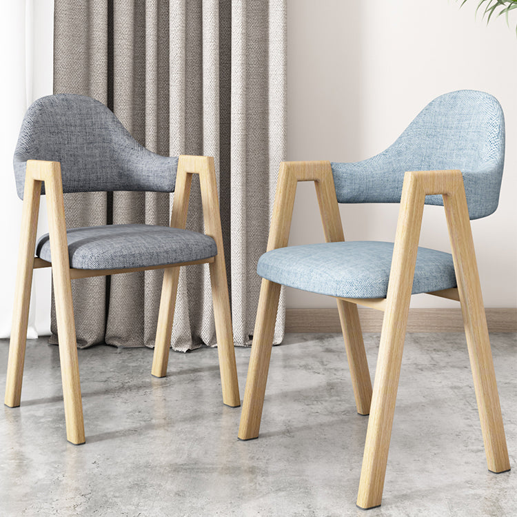 Chaise d'appoint contemporaine en métal, chaise simple à dossier ouvert et rembourrée pour la maison