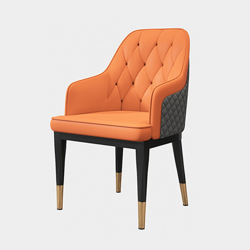 Solide achterkant van de achterste stoelen met stoffen met metalen benen gestoffeerde dineren met metalen benen