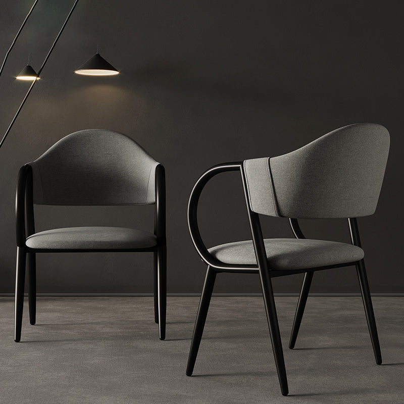 Silla de comedor de cuero industrial con respaldo abierto y patas de metal