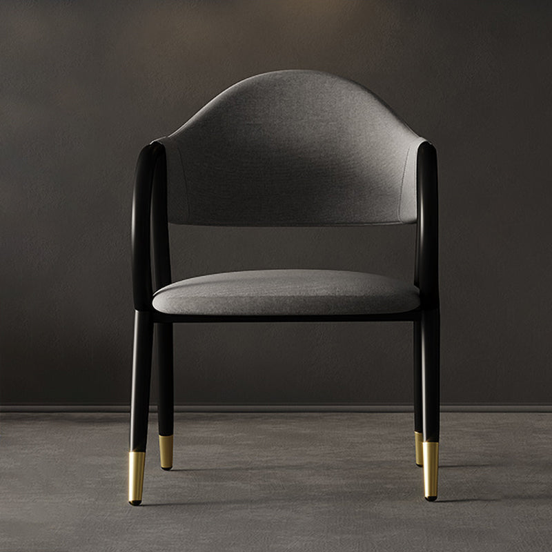 Silla de comedor de cuero industrial con respaldo abierto y patas de metal