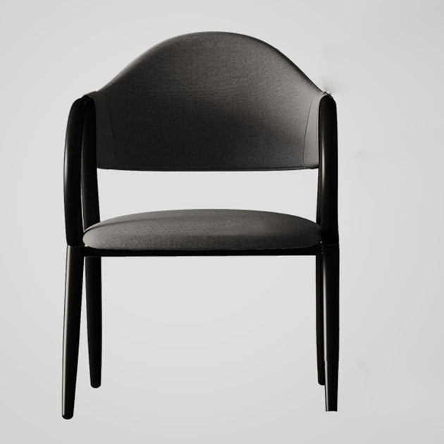 Silla de comedor de cuero industrial con respaldo abierto y patas de metal