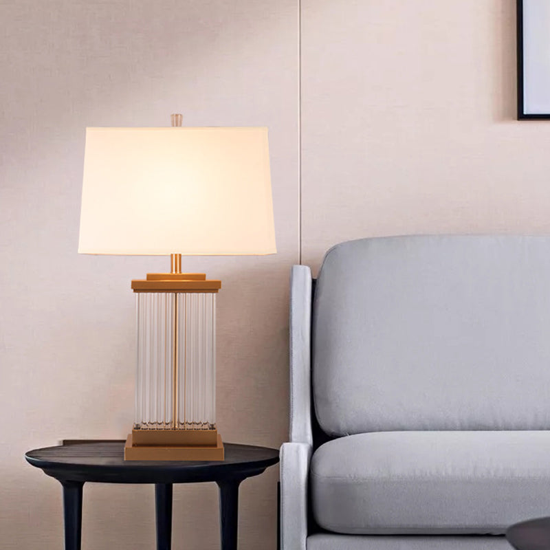 1 Kopf rechteckige Nachttischlampe moderne handgeschnittene Kristall-Leslicht in Gold
