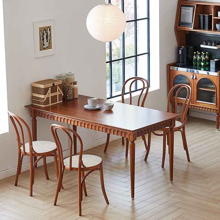 Mesa de comedor estándar rectangular de madera maciza marrón de mediados de siglo para cocina