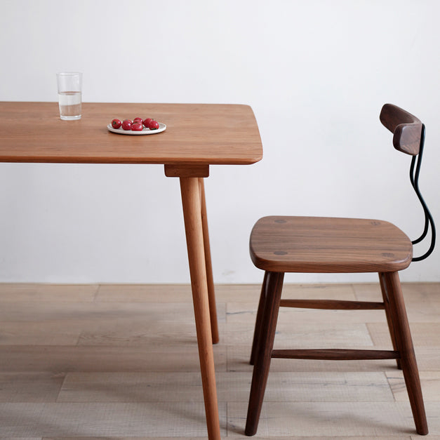 Mesa de comedor rectangular colección de comedor de madera sólida estilo sencillo con 4 pies