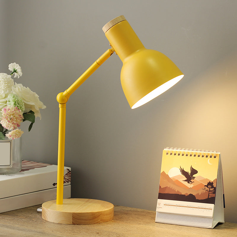 Lampada da tavolo da tavolo a forma di campana in stile contemporaneo
