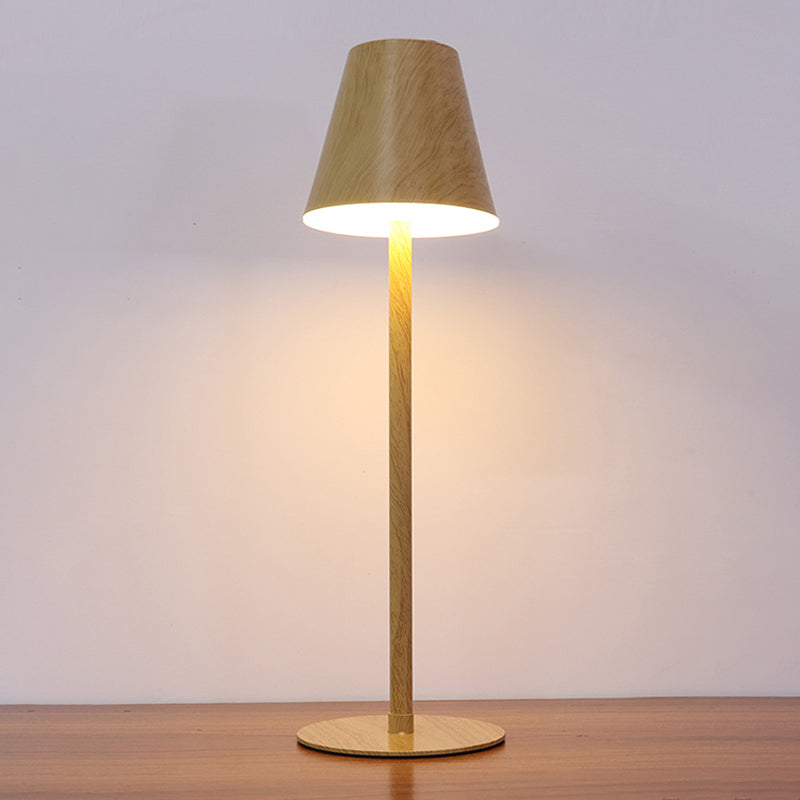 Lampada da tavolo contemporanea a 1 luce a cono in metallo a LED Light per sala da pranzo