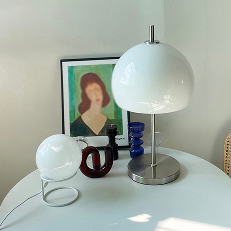 Lampada da tavolo a cupola in stile contemporaneo 1 comodino leggero in argento