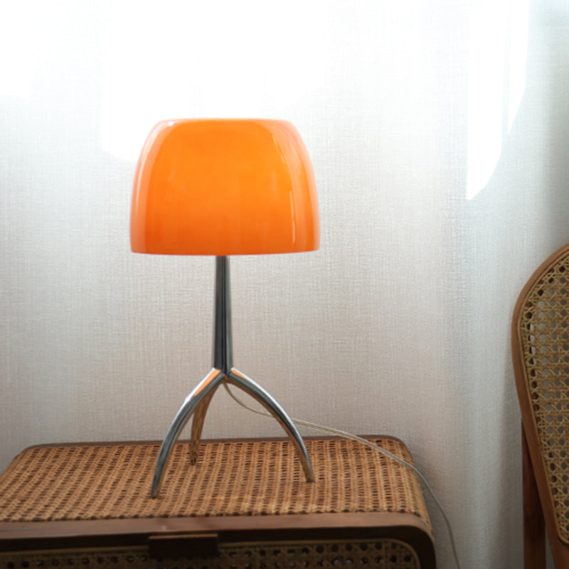 Lampada da tavolo a cupola in stile contemporaneo 1 comodino leggero in argento