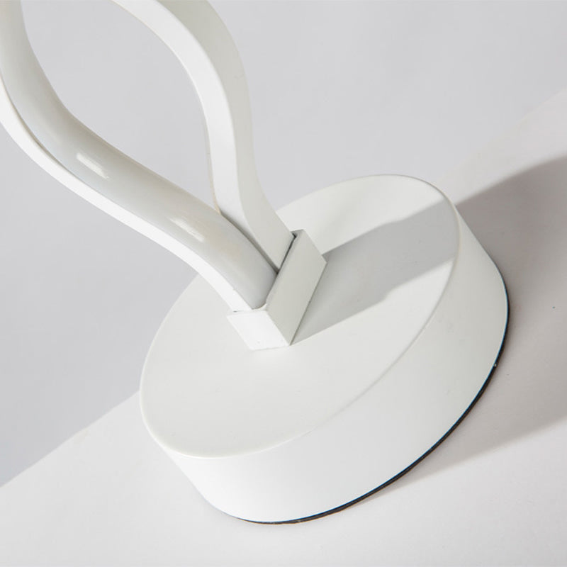 Lámpara de mesa de lectura minimalismo Luz de mesa lineal LED de 1 luces para dormitorio