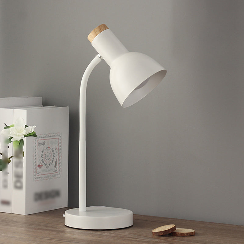 Lampada da tavolo a forma di campana in stile moderno Lampada da comodino in metallo a 1 luce