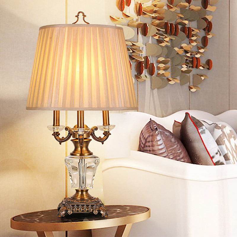 Stoff Falten -Schreibtischlampe moderne 1 Glühbirnen -Beige Tischlicht, geformte Bronze -Metallbasis