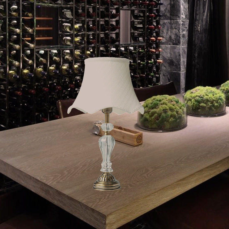 Lampada da tavolo da letto a 1 testa Modernista illuminazione per comodini oro con base di cristallo urna k9