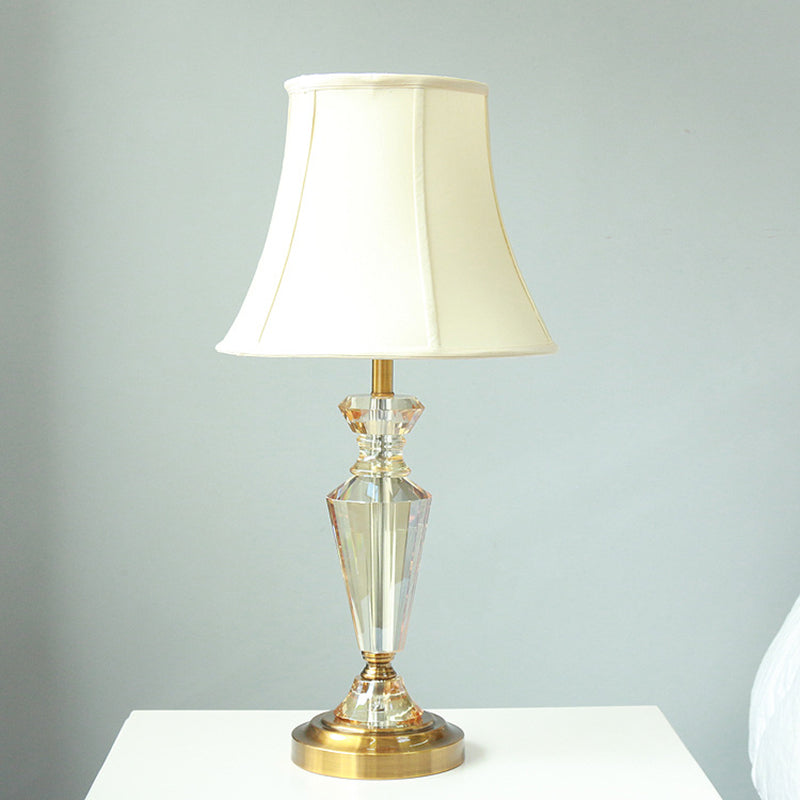 Illuminazione da tavolo in cristallo con campana a pannello Lampada da notte contemporanea in oro a 1 lampadina con piedistallo rotondo