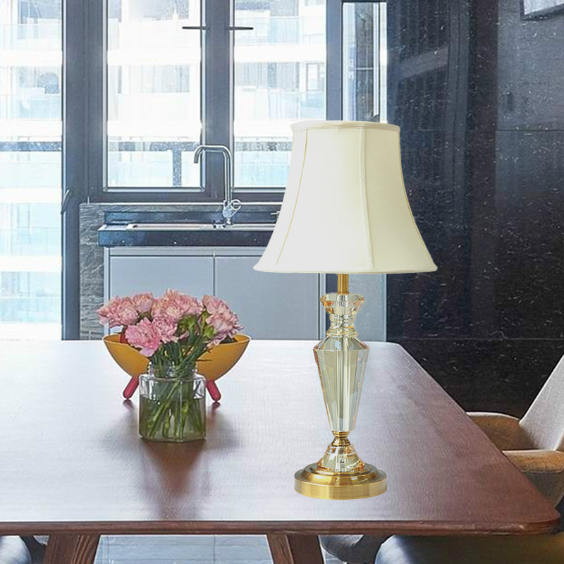 Illuminazione da tavolo in cristallo con campana a pannello Lampada da notte contemporanea in oro a 1 lampadina con piedistallo rotondo