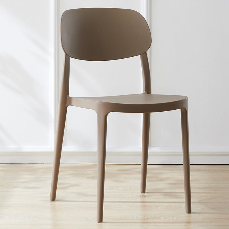 Chaise d'appoint de salon scandinave en plastique, finition mate, chaise de salle à manger à dossier ouvert