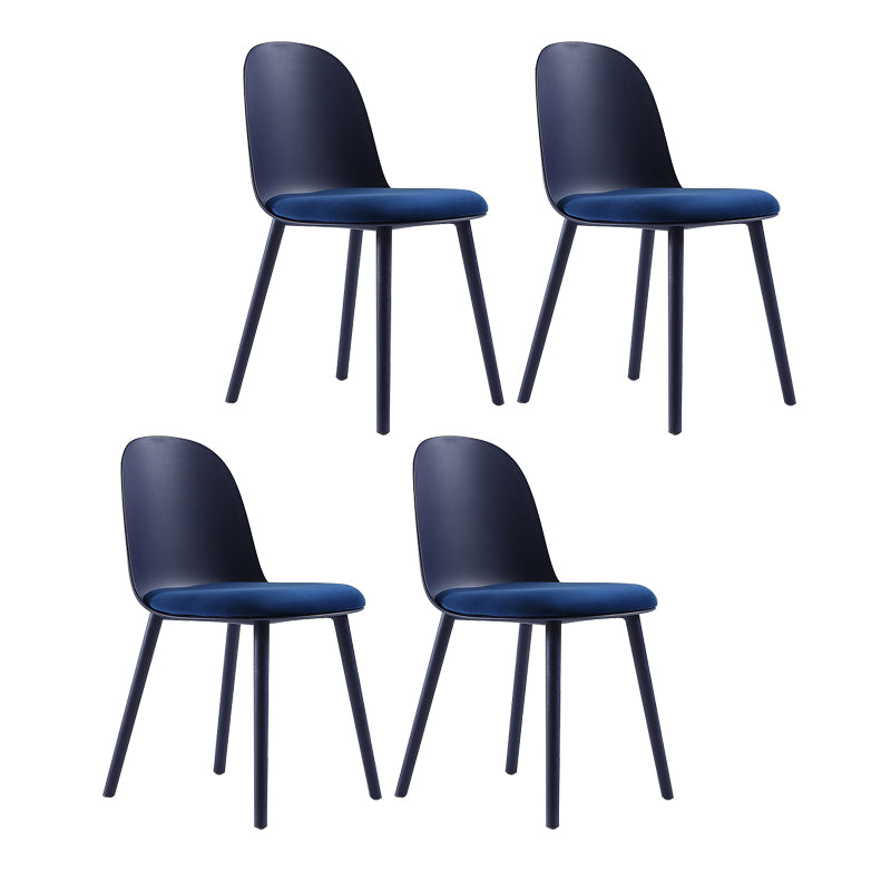 Silla auxiliar de comedor escandinavo de plástico Silla de comedor Parsons con acabado mate (juego de 4)