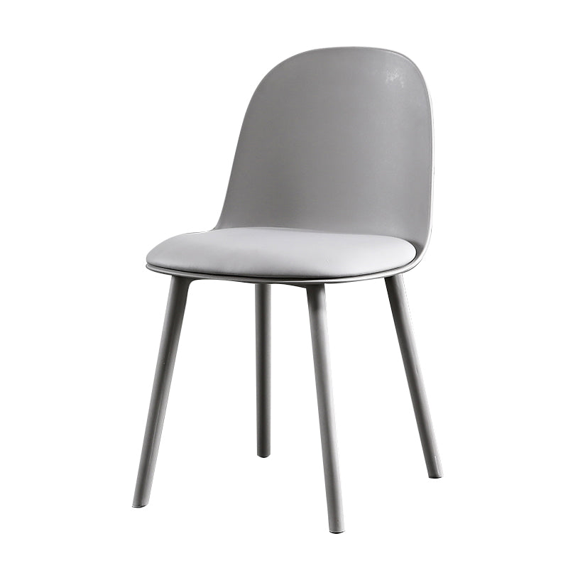 Silla auxiliar de comedor escandinavo de plástico Silla de comedor Parsons con acabado mate (juego de 4)