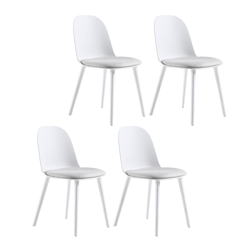 Silla auxiliar de comedor escandinavo de plástico Silla de comedor Parsons con acabado mate (juego de 4)