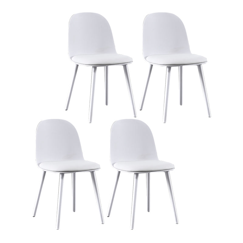 Silla auxiliar de comedor escandinavo de plástico Silla de comedor Parsons con acabado mate (juego de 4)