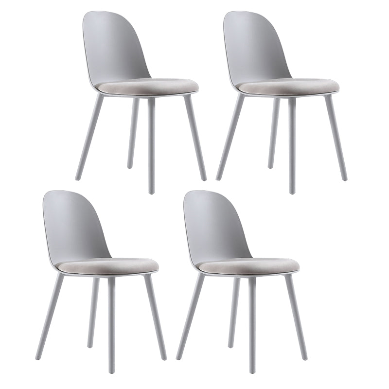 Silla auxiliar de comedor escandinavo de plástico Silla de comedor Parsons con acabado mate (juego de 4)