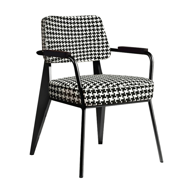 Sillón escandinavo interior Silla de comedor tapizada de metal con respaldo abierto