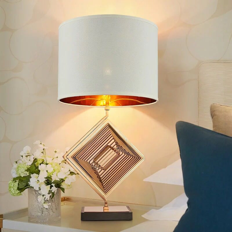 Metalen vierkante nachttafellamp Modern 1-lamps witte nachtkastjeverlichting met trommelstofkap