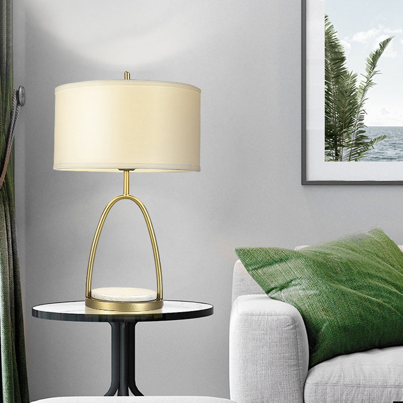 Comodino in metallo bianco tamburo Illuminazione Modernismo Lampada da tavolo in tessuto a 1 luce per soggiorno