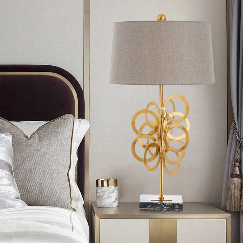 Postmodern vat nachtkastje lamp metaal 1 hoofd slaapkamer stof nachttafel verlichting in grijs