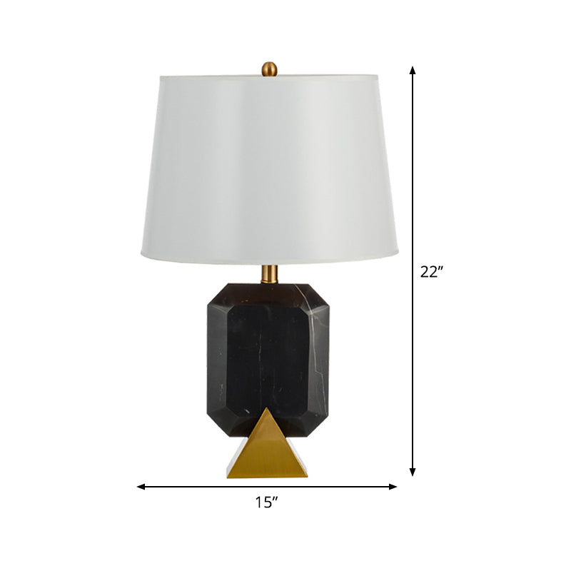 Lussuosa lampada da tavolo in pietra affusolata con 1 testa, illuminazione notturna in tessuto in nero per soggiorno